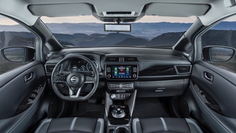  Nissan Leaf e interior