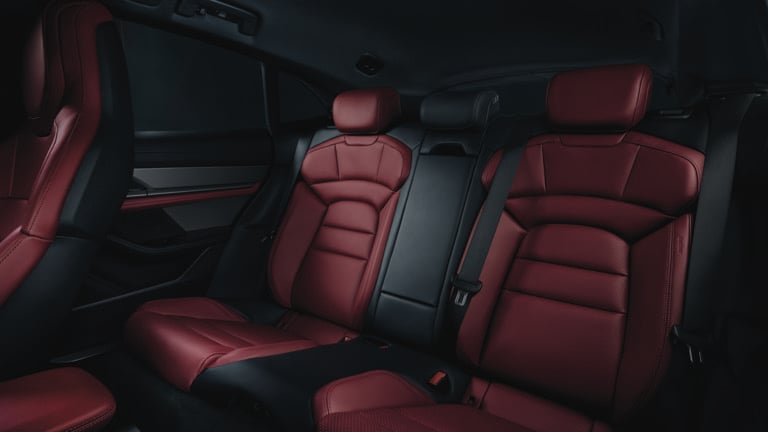 Porsche Taycan Plus Sport Turismo interior