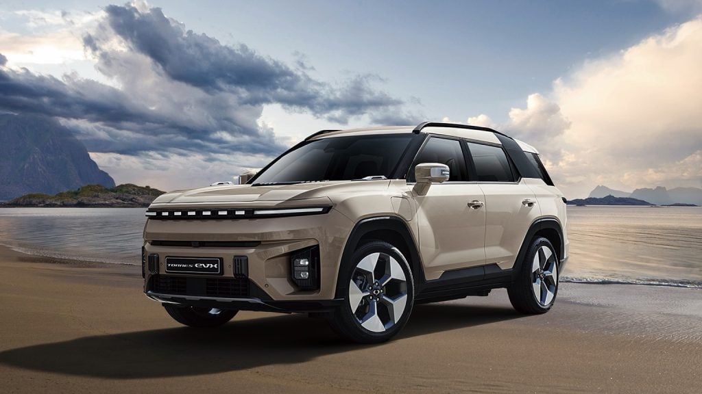 KGM Torres EVX Base review