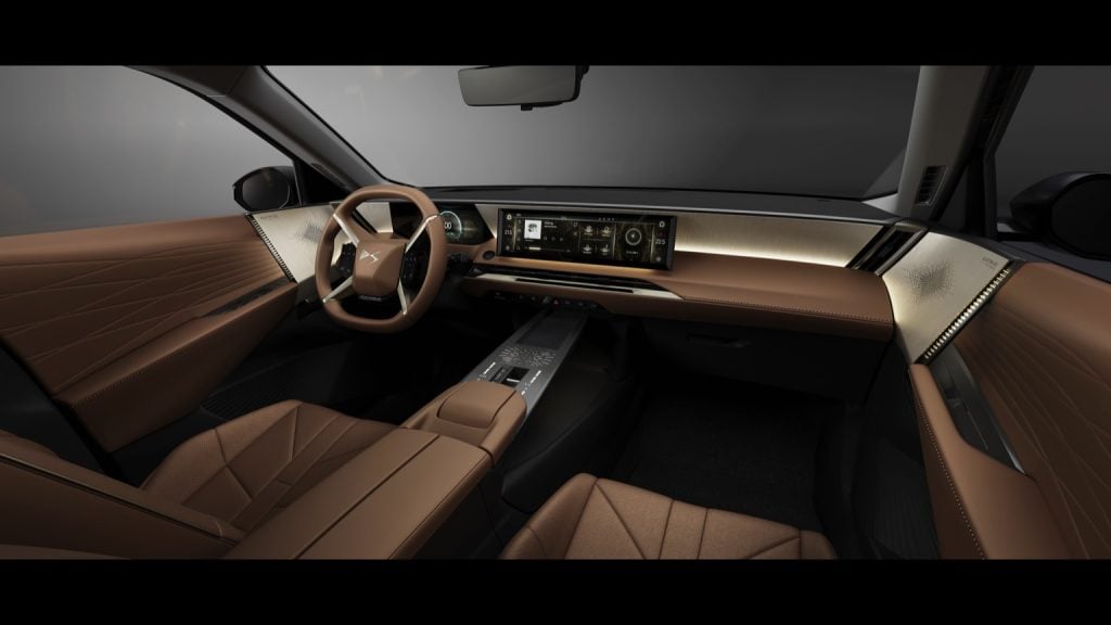 DS Automobiles N°8 AWD Long Range interior